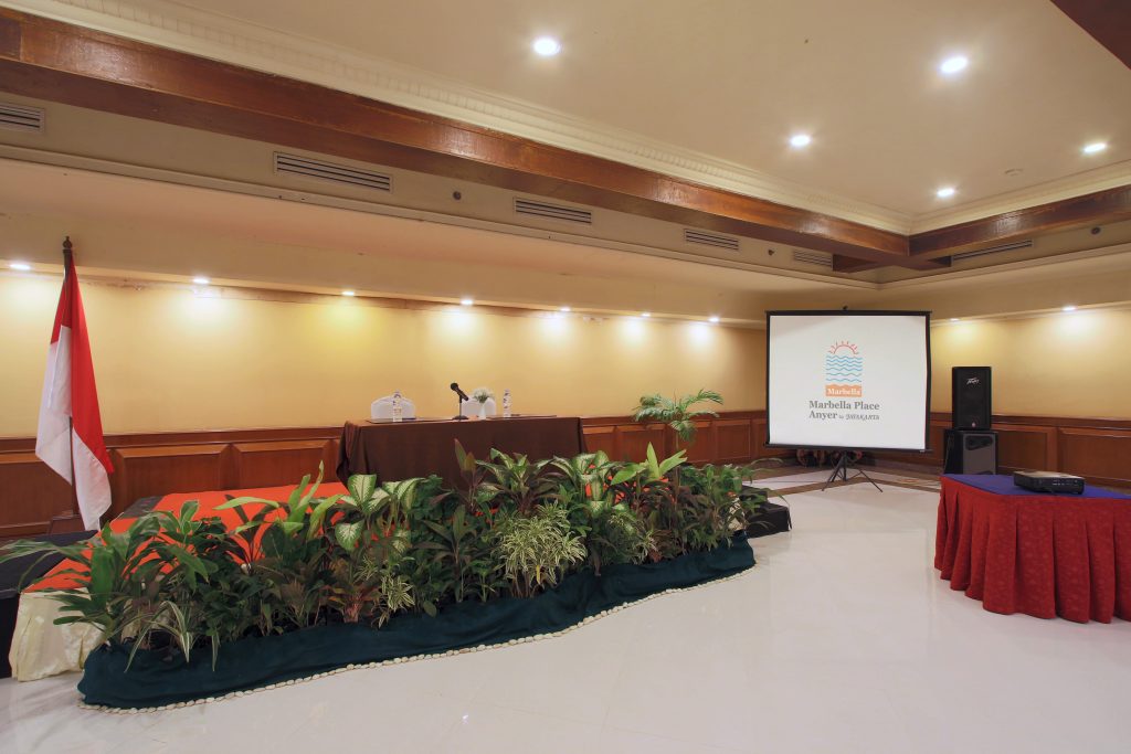 Meetings and Gatherings Marbella Place Anyer Head Table and Mini Garden Setup